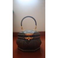 ราคา (ใหม่) กระเป๋าย่านลิเภาสีดำตารางเหลี่ยม (ทรง8เหลี่ยม) จากฝีมือชาวบ้านชุมชน นครศรีธรรมราช (7765274215)