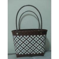 ราคา กระเป๋าพลาสติกสาน จากเส้นพลาสติก (25735027183)