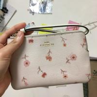 ราคา กระเป๋าตังมีสายคล้อง Coach แท้ จากUSA มือสอง มีตำหนิจากการใช้งาน (7202404027)