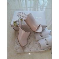 ราคา รองเท้า VNC ส้นสูง 2 นิ้ว สีแชมเปญพร้อมกล่อง (29002988063)