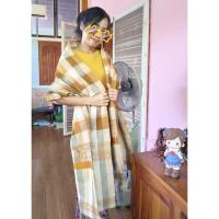 ราคา ผ้าคลุมไหล่ไหมแท้ทอมือ จกชายแพรวากาฬสินธุ์ เสริมทรัพย์เสริมบารมี พร้อมถุงผ้าไหมลายเดียวกัน เป็นของขวัญของฝากได้ค่ะ (5231100077)