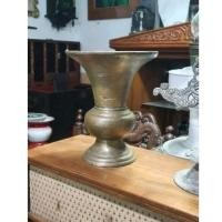 ราคา ตู้โชว์แจกันทองเหลืองโบราณวินเทจ (44422038733)