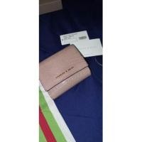 ราคา Preloved Charles&Keith Wallet (11674570387)