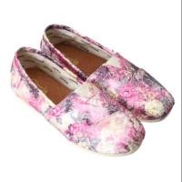 ราคา รองเท้าสไตร์tom จากแบรนด์ Cinzia (1233712618)