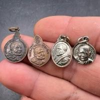 ราคา รวมเหรียญหลวงปู่แหวน วัดดอยแม่ปั๋ง จ.เชียงใหม่ ทั้งหมดตามภาพ (25832612368)