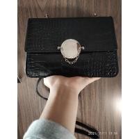 ราคา CHARLES & KEITH (BUY GIFT Bag) กระเป๋าถือผู้หญิง CHARLES Black & (42208832338)