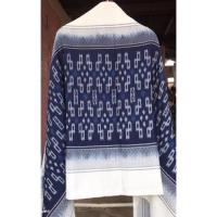 ราคา ผ้าคลุมไหล่ ทอมือย้อมครามสีธรรมชาติ 100%กว้าง 80ซม.ยาว200 ซม. (20442293056)