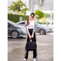 ราคา (พรีออเดอร์)ชุดเซต 2 ชิ้น เสื้อครอปแขนยาวคอกลมมาพร้อมกางเกงขายาวสีดำ แต่งแทบขาวตัด (21970546535)