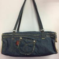 ราคา กระเป๋ายีนส์ Esprit แท้คะ ซื้อที่ฮ่องกง (1172884556)