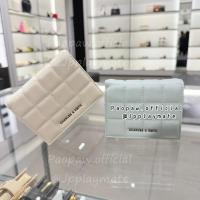 ราคา กระเป๋าสตางค์ Charles & Keith รุ่น Cassia Quilted Mini Wallet : CK6-10680910-1 แท้จากชอป (26222899642)