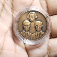 ราคา เหรียญที่ระลึกพระราชานุสาวรีย์ สมเด็จย่า พ.ศ.2543 พิมพ์ใหญ่ ขนาดเท่าเหรียญ 10 บาท (24875217783)