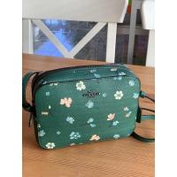 ราคา coach☘️☘️มือ2 เหมือนใหม่ เป๊ะมาก ลายดอกเขียวเหนี่ยวทรัพย์ (21546251777)