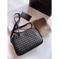 ราคา สินค้าพร้อมส่ง NewBottega ❌ราคาพิเศษ❌ Bottega Messenger Bag ขนาด 9 x 6 x 2.3 นิ้ว สวย เรียบ หรู ราคาดีมากก (10315737631)