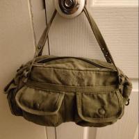 ราคา กระเป๋าผ้าสะพายข้าง แบรนด์ Chaps แท้ (2566300519)