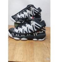 ราคา D95 รองเท้าผ้าใบ FILA อ้วน ๆ สภาพใหม่มากค่ะ (18395761484)