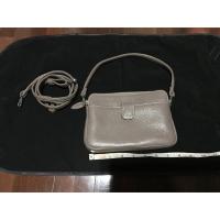 ราคา กระเป๋าหนังใบเล็กมือสอง (2076884175)