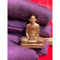 ราคา หลวงพ่อจรัญรูปเหมือนปั๊มรุ่นแรกพิมพ์เล็กแท้100จากวัดสภาพกล่องเดิมจากวัด (23133651912)
