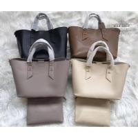 ราคา กระเป๋า Charles&Keith กระเป๋าทรงถือ CK สินค้า outlet ของแท้100% สินค้าทุกใบถ่ายจากงานจริง (11103739874)
