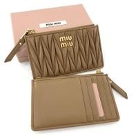 ราคา กระเป๋าสตางค์ใส่บัตร /ใส่การ์ด New Miu Miu card holder แบบมีช่องซิป มีหลายสี รอเช็คสต๊อก (27663617144)