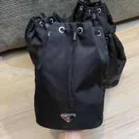 ราคา new Prada pouch black color (4290699535)