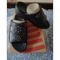 ราคา ส่งต่อรองเท้าFitflop แท้ ไซส์eu38มือ1 สภาพใหม่พร้อมกล่อง (16829615770)