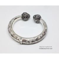 ราคา กำไลข้อมือเงินแท้ลายสาน หัวบัวฉลุ รมดำ (5748783905)