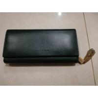 ราคา ***มีตำหนิตามรูปที่ลงจ้า*** กระเป๋าสตางค์ทรงยาว ของ charles&keith (1370081260)