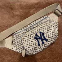 ราคา (ใช้ครั้งเดียว) MLB NY YANKEES MONOGRAM WAIST BAG กระเป๋าคาดอก กระเป๋าคาดเอว ของแท้ (5357042867)