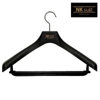 ราคา NKSUIT ไม้แขวนชุดสูท ไม้แขวนสูท ไม้แขวนกางเกง พลาสติกคุณภาพดี!! (6457409693)