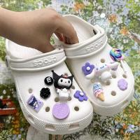 ราคา การ์ตูน Cinnamoroll Sanrio Jibbits สําหรับชุด Kuromi jibbits อะนิเมะ Melody ออกแบบ Charm HelloKitty Jibits สําหรับผู้หญิงรองเท้า Charms Pin ตกแต่ง (27504285624)