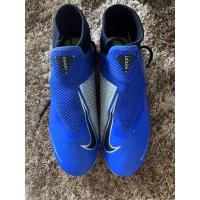 ราคา รองเท้าฟุตซอล ฟุตบอล ของเแท้ค่ะ (มือสอง)อ่านรายละเอียดก่อนสั่งซื้อ (20712316222)