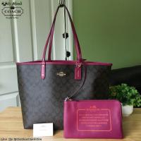 ราคา COACH REVERSIBLE CITY TOTE IN SIGNATURE (FUCHSIA) (55008348)