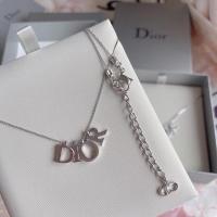 ราคา สร้อยคอ dior alphabet vintage (20625977909)