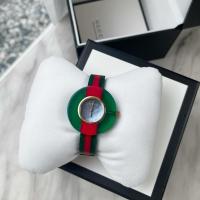 ราคา พร้อมส่ง Gucci Vintage Web Quartz Cream Mother of Pearl Dial Resin Watch size 35 mm (16196713024)