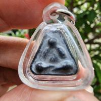 ราคา พระปิดตาเนื้อชิน หลวงปู่ศุข วัดปากคลองมะขามเฒ่า เลี่ยมพลาสติกกันน้ำ โปรดพิจารณา รับพระ ตามภาพครับ (24683432348)