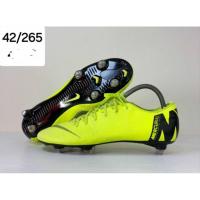 ราคา รองเท้าสตั้ดNikeไซส์42 (29280634511)