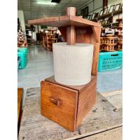 ราคา แกนใส่กระดาษทิชชู่ไม้สัก กล่องใส่กระดาษทิชชู่ไม้สัก ม้วนสั้น แนวตั้ง มีลิ้นชัก [12x14x30 cm] (43300644449)