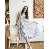 ราคา เดรสคอวีอัดพลีทสีเทามือสอง (269349193)
