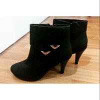 ราคา รองเท้าบูทสั้นสีดำ size 40 (926142996)