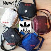 ราคา Adidas Originals 3D Mini Airliner Style Shoulder Bag กระเป๋าสะพายข้างแนว sport (6909930721)