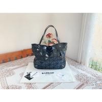 ราคา Excellent condition !! bao bao 7x10 สีดำเงา มีซิป มีหมุดที่ฐาน (5814387246)