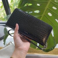 ราคา (สินค้าชิ้นสุดท้ายจาก 2,190 บาท) กระเป๋าสตางค์หนังแท้ Zip around long wallet - Black crocodile (12524963293)