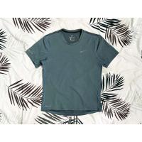 ราคา เสื้อกีฬามือสอง NIKE DRI-FIT สีเขียว แท้ (22574430646)