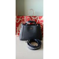 ราคา กระเป๋าGUESSของแท้จากช้อปยังไม่เคยใช้ค่ะขนาด10-12นิ้ว (3469155781)