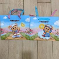 ราคา ถุงกระดาษหมีเนย ใช้โค้ดลดได้ ถุงของขวัญ ถุงคอนเวิร์ส converse น้องหมีเนย Butterbear Paper Bag Christmas butterbear (26882207685)