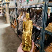 ราคา หลวงปู่ใหญ่เทพโลกอุดร สีทองเก่า (กว้าง 3 นิ้ว สูง 9 นิ้ว ) (26865617490)