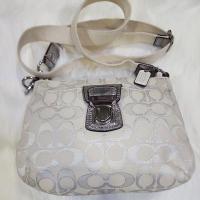 ราคา Coach แท้% ผ้าลาย C สีครีม มือ2 (20887331885)