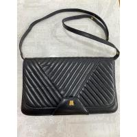 ราคา Lanvin แท้กระเป๋าสะพาย สภาพสวยค่ะหนังแท้สภาพดีค่ะ รับประกันของแท้ (22332243584)