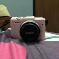 ราคา กล้องถ่ายรูปCanon eos m10 #ขอดูเพิ่ ขอดูเพิ่มเติมได้มีสายชาร์จให้มีเคสแถมให้สนใจทัก inbox กันมาได้นะคะ พร้อมตอบตลอด (4330708495)