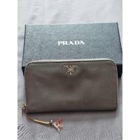 ราคา PRADA MILANOประเป๋าตังค์แบรน์เนมมือสองใบยาวซิปรอบแท้%*มีตำหนิรูปสุดท้าย* (24450043350)